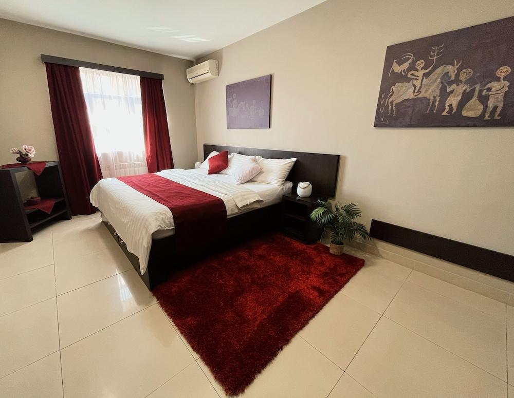 Hotel Meg Erywań Zewnętrze zdjęcie