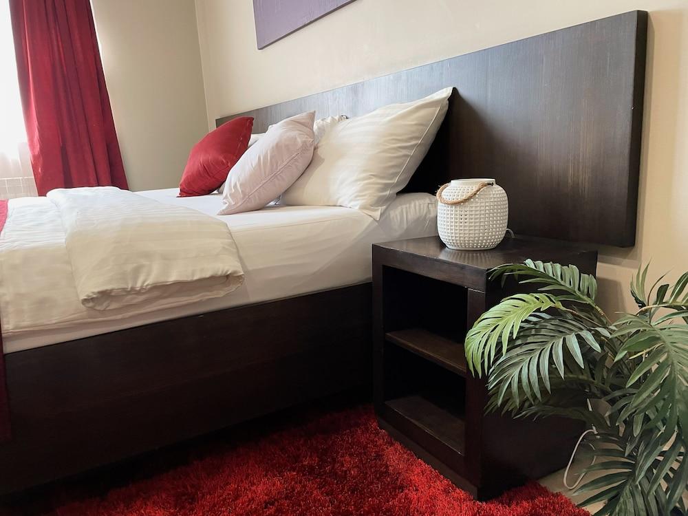 Hotel Meg Erywań Zewnętrze zdjęcie