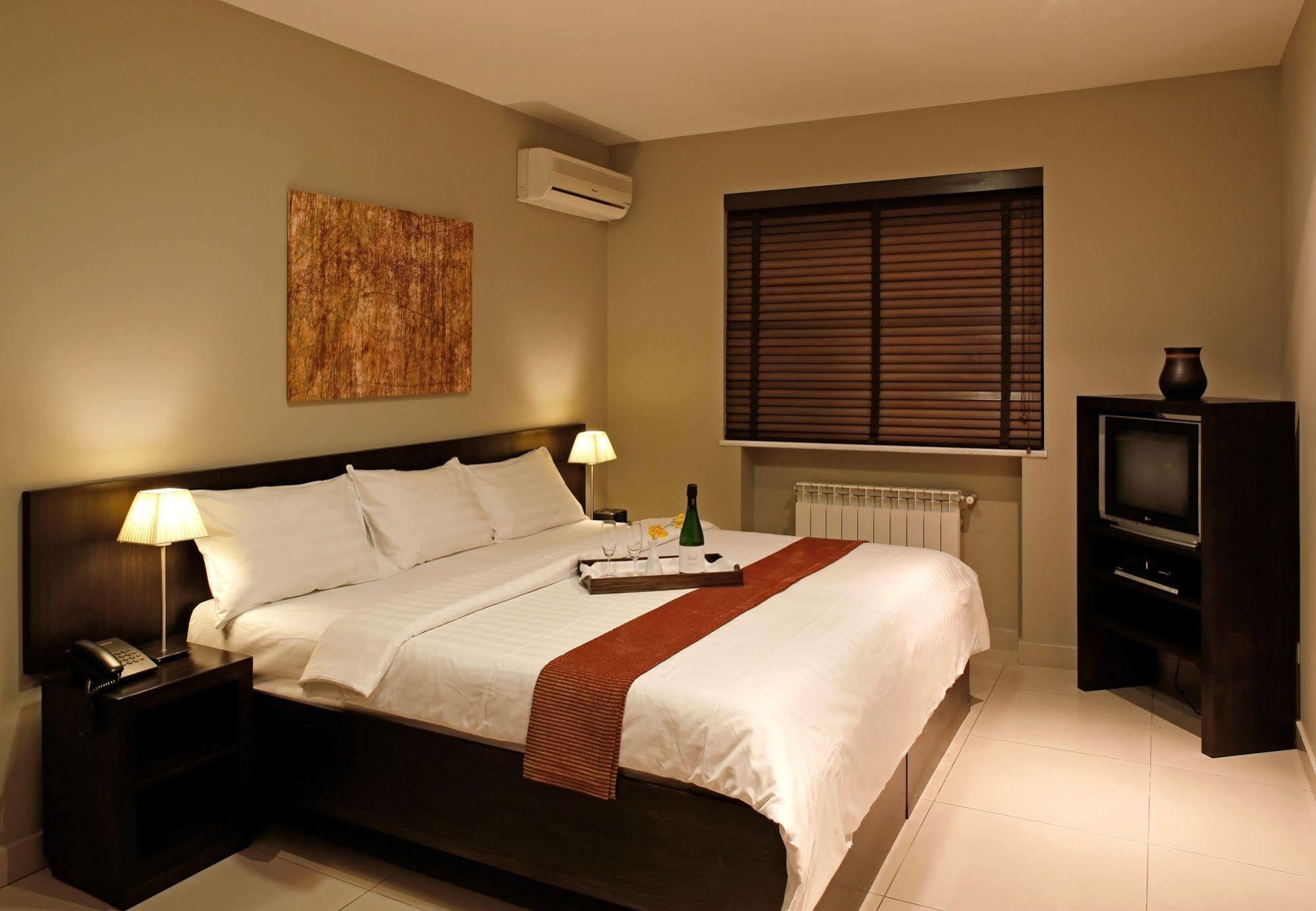Hotel Meg Erywań Zewnętrze zdjęcie